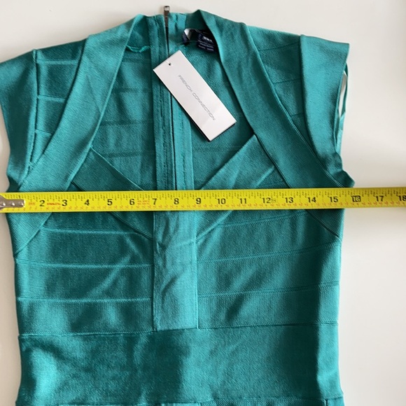 Dress - Picture 2 of 8